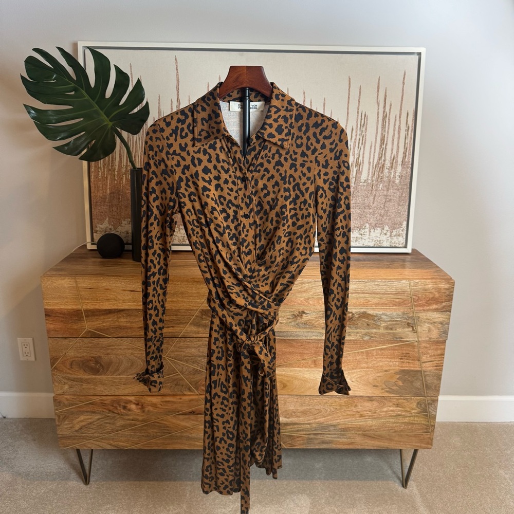 DVF  Silk Jersey Leopard Wrap Dress XS / 0 – Classic DVF Animal Print